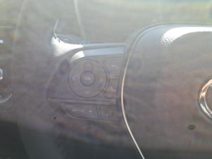 Toyota Corolla Cross 1.8 HEV XS - Image 9