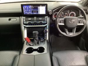 Toyota Land Cruiser 300 3.3D GR-Sport - Image 6