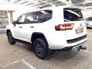 Toyota Land Cruiser 300 3.3D GR-Sport - Image 23