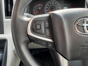 Toyota Quantum 2.8 LWB panel van manual - Image 8