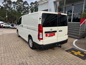 Toyota Quantum 2.8 LWB panel van manual - Image 19