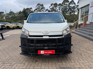 Toyota Quantum 2.8 LWB panel van manual - Image 4