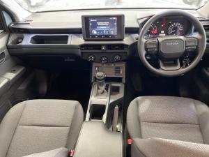 Toyota Hilux 2.4 GD-6 Raider 4X4 automaticD/C - Image 6