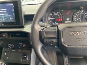 Toyota Hilux 2.4 GD-6 Raider 4X4 automaticD/C - Image 9