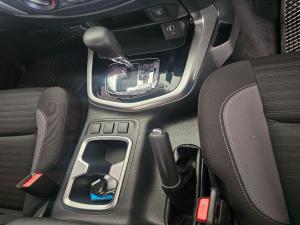 Nissan Navara 2.5DDTI SE Plus automatic D/C - Image 14