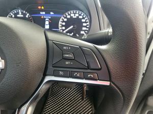 Nissan Navara 2.5DDTI SE Plus automatic D/C - Image 17