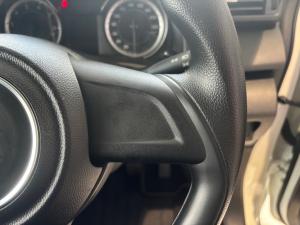 Suzuki Ertiga 1.5 GA - Image 10