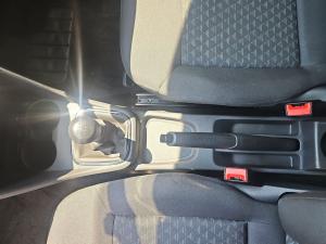 Volkswagen Polo Vivo hatch 1.4 - Image 12