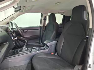 Isuzu D-Max 1.9TD double cab L 4x4 manual - Image 10