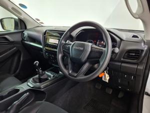 Isuzu D-Max 1.9TD double cab L 4x4 manual - Image 6