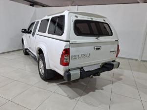 Isuzu KB 300D-Teq Extended cab LX - Image 3