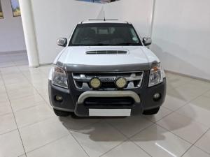 Isuzu KB 300D-Teq Extended cab LX - Image 4