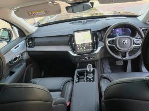 Volvo XC90 T8 Plug-In Hybrid AWD Ultra Dark - Image 3