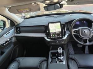 Volvo XC90 T8 Plug-In Hybrid AWD Ultra Dark - Image 4