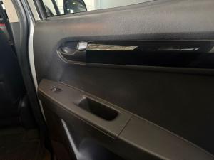 Isuzu D-Max 300 3.0TD double cab X-Rider - Image 3