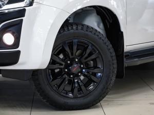 Isuzu D-Max 250 double cab X-Rider X Limited - Image 2