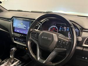 Isuzu D-Max 3.0TD double cab V-Cross 4x4 - Image 4
