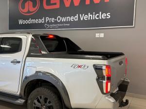Isuzu D-Max 3.0TD double cab V-Cross 4x4 - Image 6
