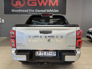 Isuzu D-Max 3.0TD double cab V-Cross 4x4 - Image 7