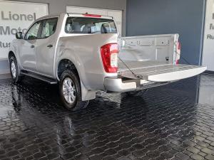 Nissan Navara 2.5DDTi double cab SE Plus auto - Image 10