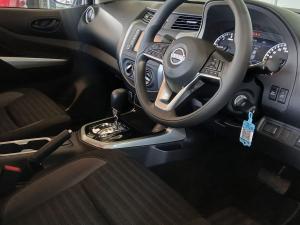 Nissan Navara 2.5DDTi double cab SE Plus auto - Image 15