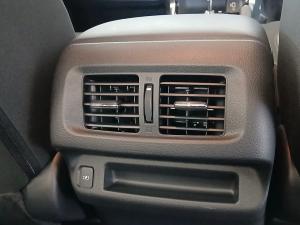 Nissan Navara 2.5DDTi double cab SE Plus auto - Image 16