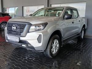 Nissan Navara 2.5DDTi double cab SE Plus auto - Image 2