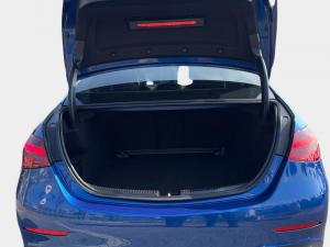 Mercedes-Benz C-Class C200 Avantgarde - Image 10