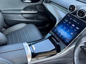 Mercedes-Benz C-Class C200 Avantgarde - Image 17