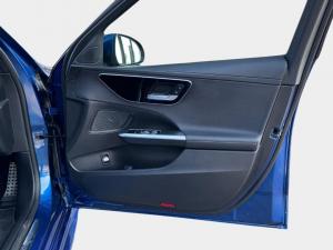 Mercedes-Benz C-Class C200 Avantgarde - Image 21