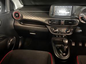 Hyundai Grand i10 1.0 Premium hatch - Image 9