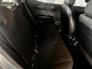 Hyundai Grand i10 1.0 Premium hatch - Image 9