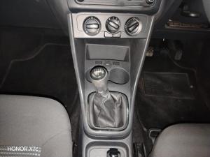 Volkswagen Polo Vivo hatch 1.4 Comfortline - Image 10