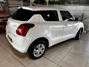 Suzuki Swift 1.2 GL - Image 2