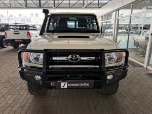 Toyota Land Cruiser 76 4.5D-4D V8 station wagon LX - Image 4