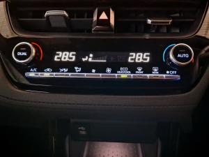 Toyota Corolla Cross 1.8 Hybrid GR-Sport - Image 12