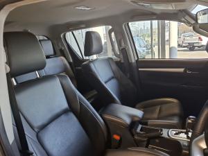 Toyota Hilux 2.8GD-6 48V double cab Raider - Image 12