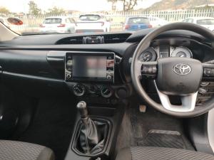 Toyota Hilux 2.4GD-6 single cab Raider manual - Image 6