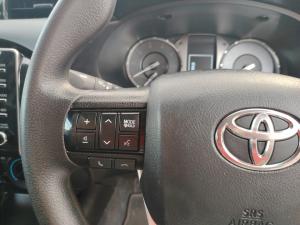 Toyota Hilux 2.4GD-6 single cab Raider manual - Image 9