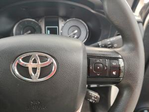 Toyota Hilux 2.4GD-6 single cab Raider manual - Image 10
