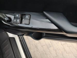 Toyota Hilux 2.4GD-6 single cab Raider manual - Image 22