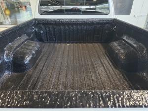 Toyota Hilux 2.4GD-6 Xtra cab Raider manual - Image 14