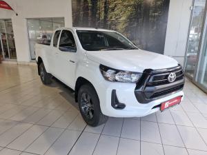 Toyota Hilux 2.4GD-6 Xtra cab Raider manual - Image 1
