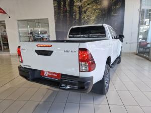 Toyota Hilux 2.4GD-6 Xtra cab Raider manual - Image 2