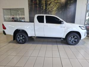 Toyota Hilux 2.4GD-6 Xtra cab Raider manual - Image 3