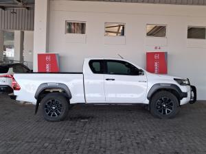 Toyota Hilux 2.8GD-6 Xtra cab 4x4 Legend auto - Image 3