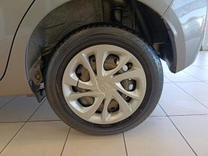 Toyota Vitz 1.0 - Image 8