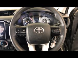Toyota Hilux 2.4GD-6 double cab Raider manual - Image 8