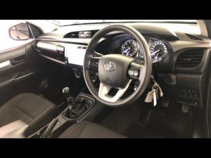 Toyota Hilux 2.4GD-6 double cab Raider manual - Image 10
