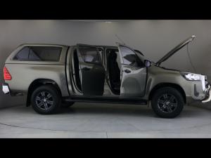 Toyota Hilux 2.4GD-6 double cab Raider manual - Image 30